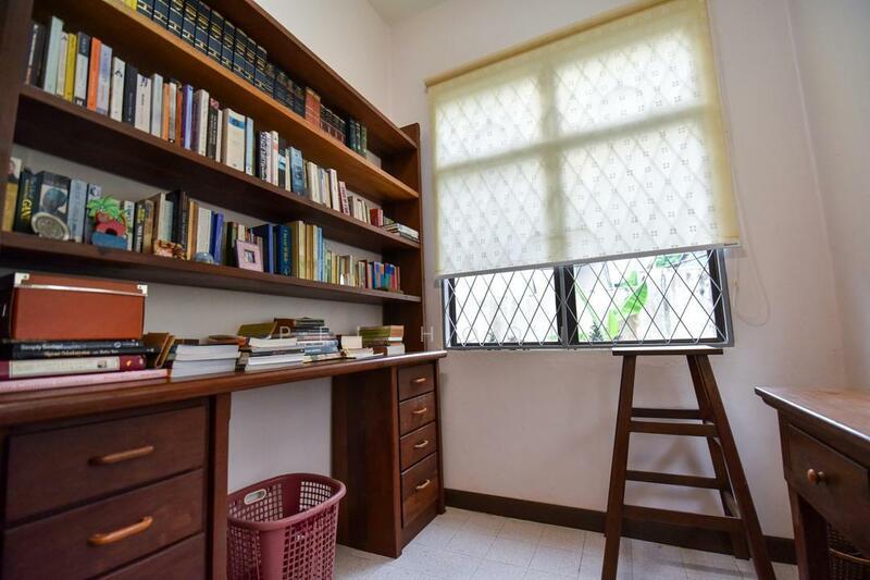 2 storey semi D at Sungai Emas - 4