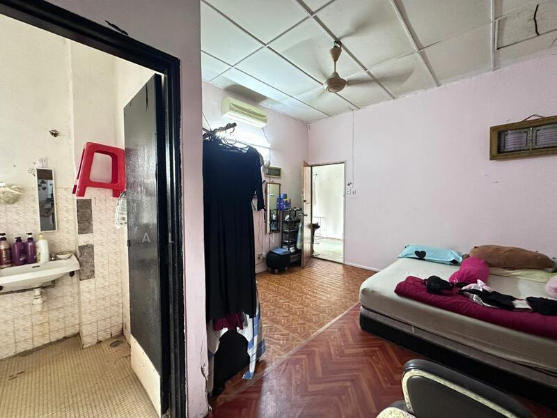 Taman Ehsan 22x82sf Double Storey , Longer Unit - 5