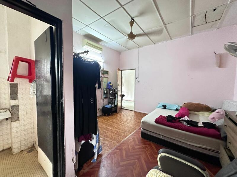 Taman Ehsan 22x82sf Double Storey , Longer Unit - 3