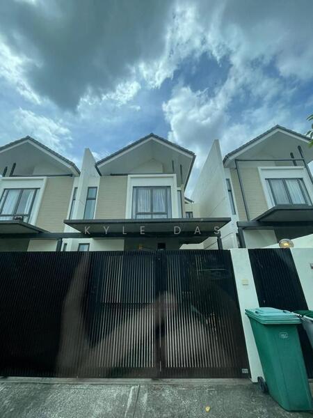 Avira Medini Iskandar - 1