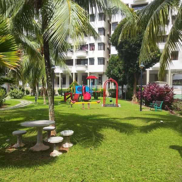 Eden Seaview Condominium - 4