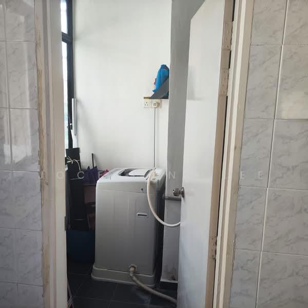 Eden Seaview Condominium - 5