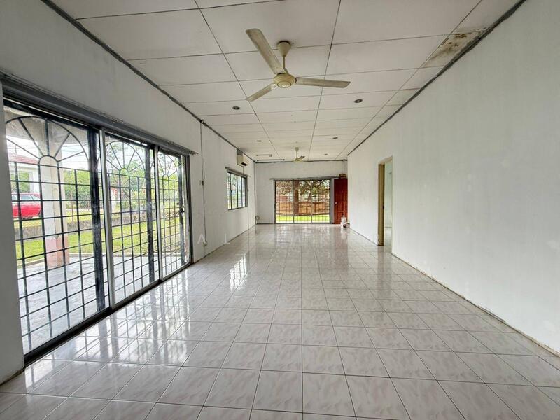 Taman Pinggiran Putra Seri Kembangan - 4