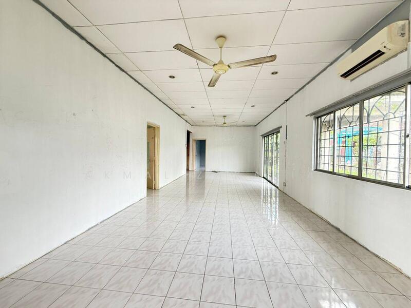 Taman Pinggiran Putra Seri Kembangan - 5