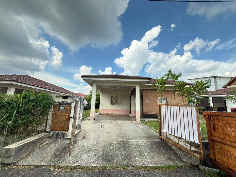 Taman Pinggiran Putra Seri Kembangan - 1