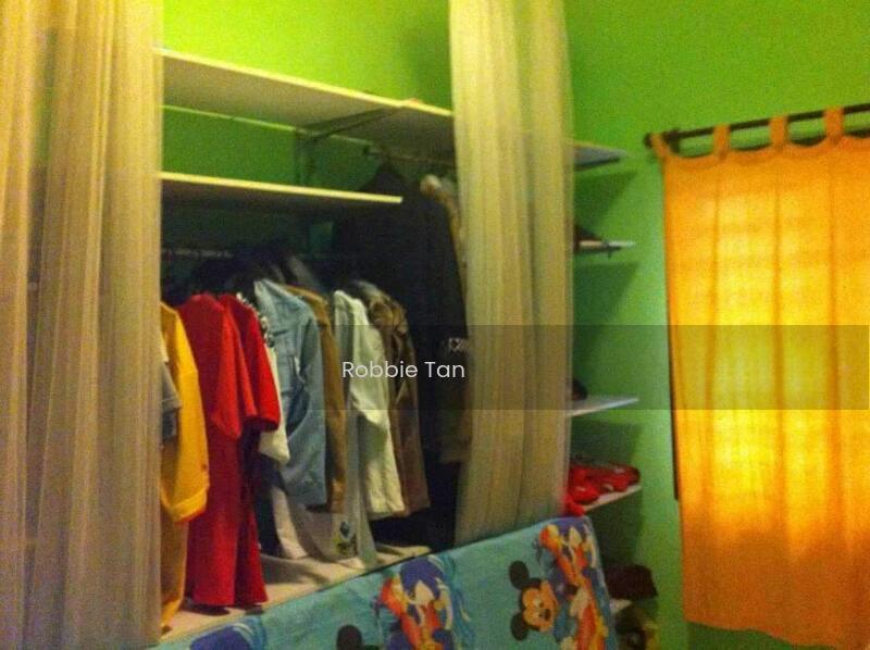 Taman Tampoi Utama Flat - 4