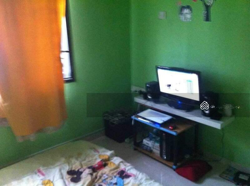 Taman Tampoi Utama Flat - 5