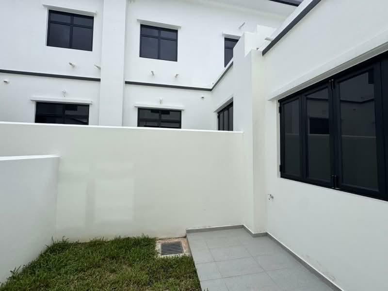 RESIDENSI BOTANI 3 - 4