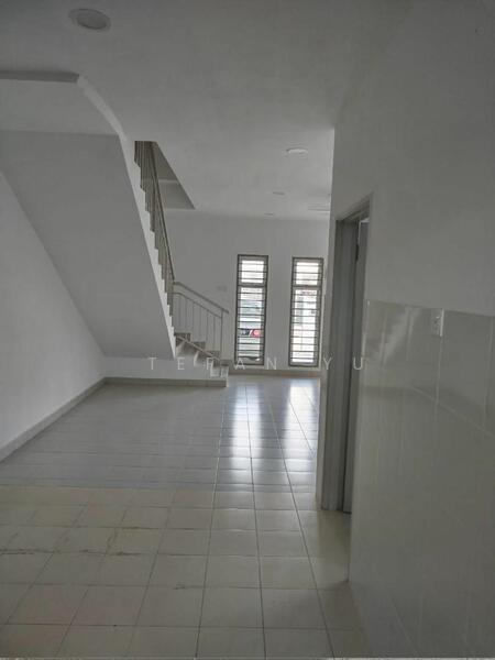 Jalan Wau Kikik Bandar Layangkasa, Pasir Gudang, Johor / Full Loan - 2