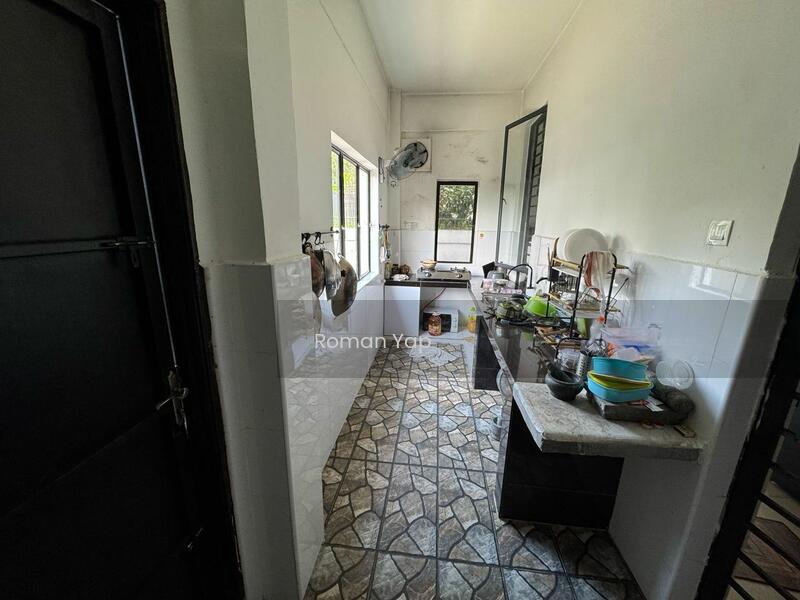 Semi-D house at Puteri Heights - 3