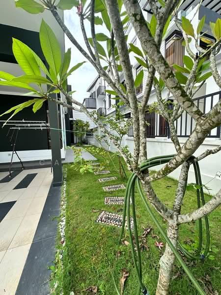 The Canal Garden South, Horizon Hills - 1