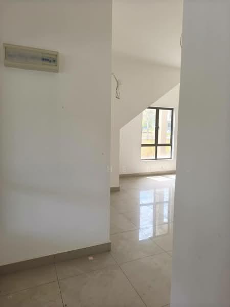 Bandar Tasik Kesuma - 3