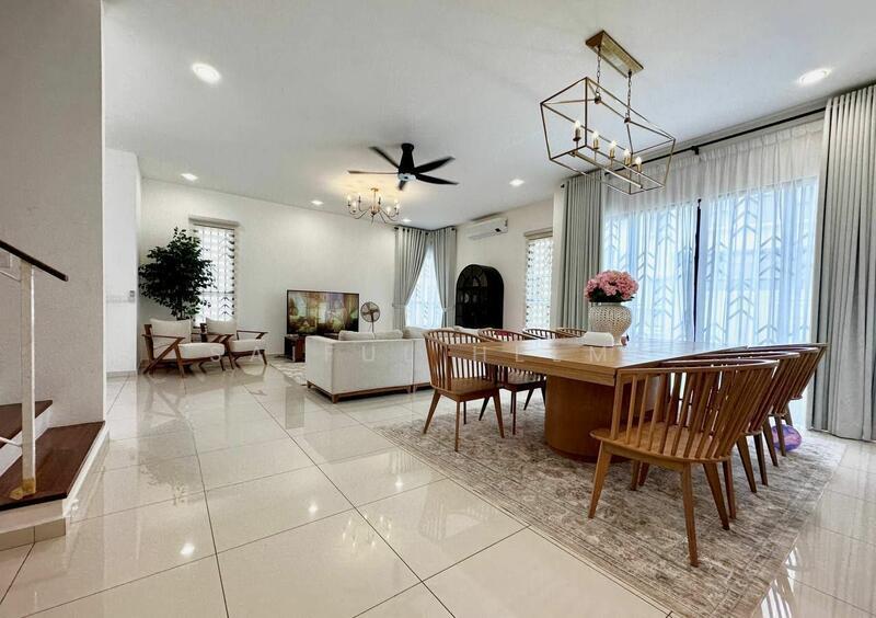 Semi-D house at Alam Sari - 4