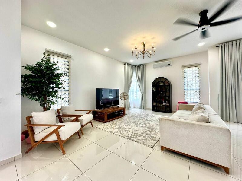 Semi-D house at Alam Sari - 3