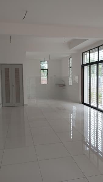 Bandar Tasik Kesuma - 4