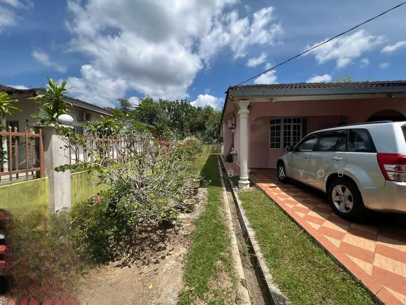 Single Storey Bungalow Taman Peranginan Mutiara Port Dickson Negeri Sembilan - 2