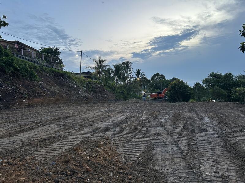 Tanah belakang KOMBES Paroi bandar seremban - 3