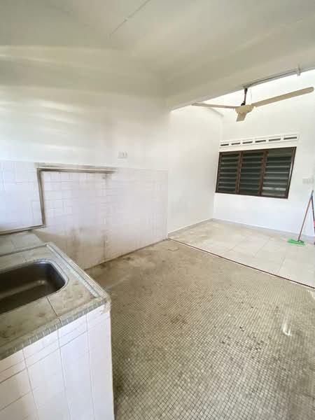 Taman Johor Jaya - 4