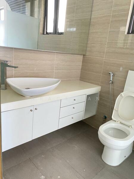 Eve Suite / NZX Square - 2