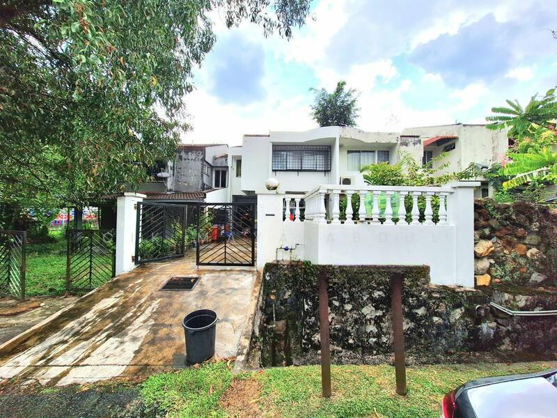 Taman Kelab Ukay - 1