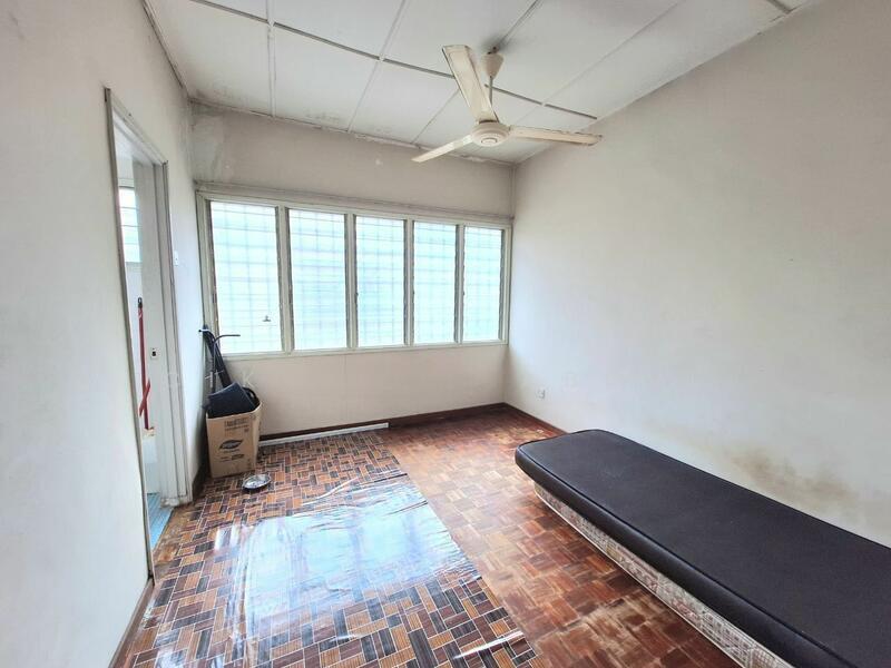 Taman Kelab Ukay - 5