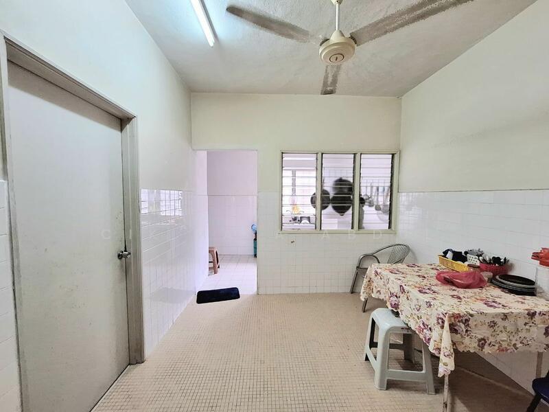 Taman Kelab Ukay - 2