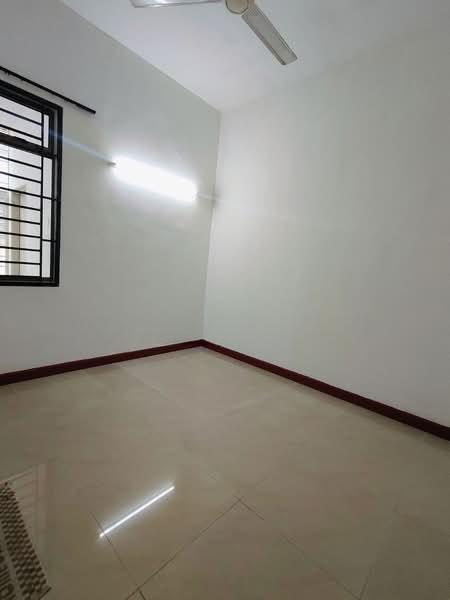 Taman Kempas Utama - 4