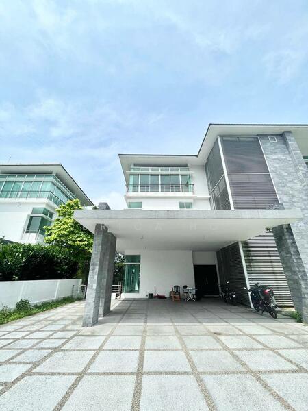 RESIDENCE AT THE PEAK @Straits View - 2