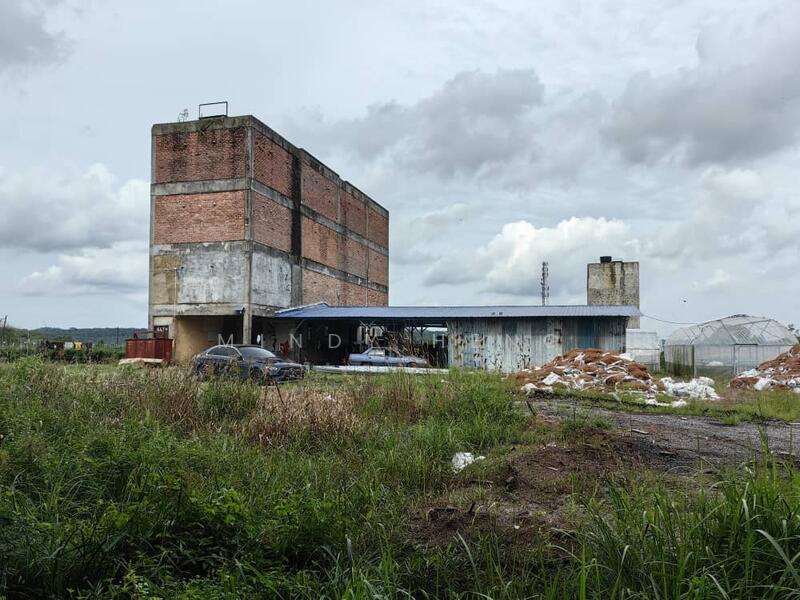 Batu Enam, Kota Tinggi - 1