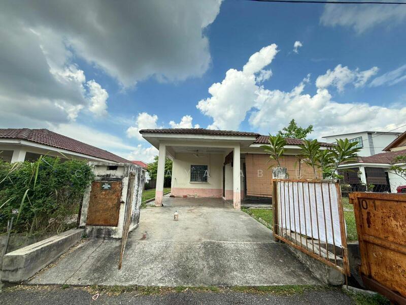 Taman Pinggiran Putra - 2