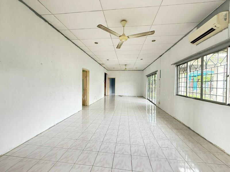 Taman Pinggiran Putra - 3