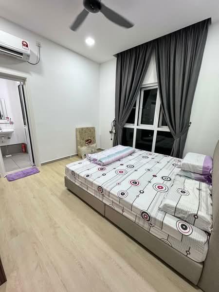 Seasons Amara Larkin - 2