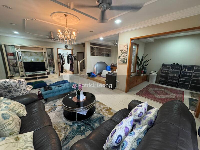 Bukit Jelutong, Seksyen u8 Jalan Adang - 3