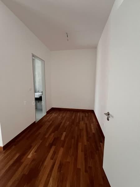 Precinct Arundina - 3
