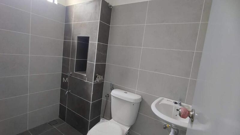 Rumah Baru Berkembar Simpang Lima Batu Pahat - 4