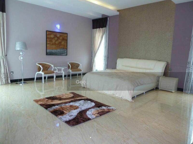 Bungalow at Seri Kembangan - 3