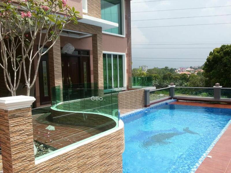 Bungalow at Seri Kembangan - 4