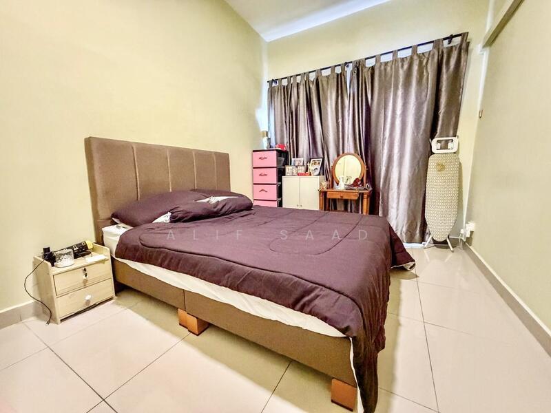 1 Razak Mansion - 2