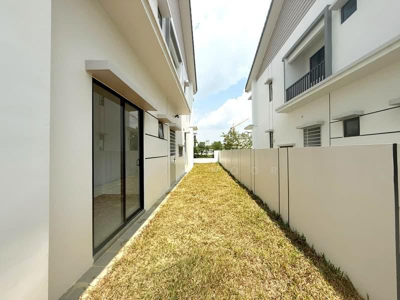 Sejati Lakeside 2 - 3