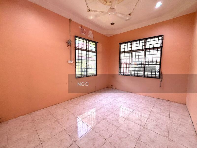 Single Storey Semi Detached House Taman Ros Batu Pahat - 4