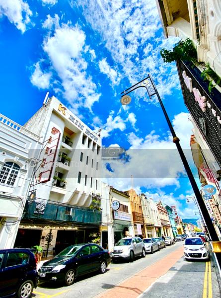 Stunning 5.5-Storey Postwar Hotel on Campbell Street for Sale - 1
