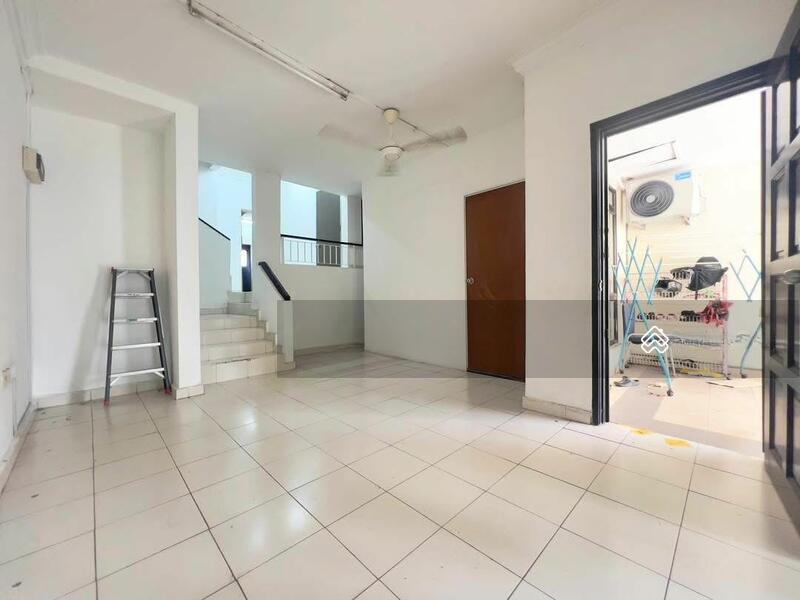 Mount Austin Mount Austin Mounts Austins - 1