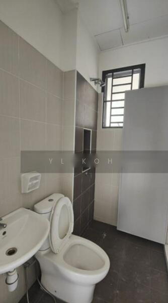 2-storey Terrace House at Nusa Bayu - 4