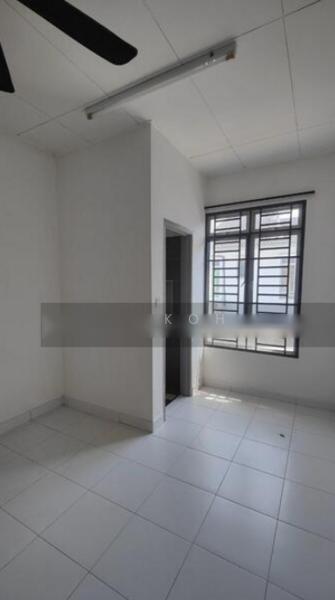 2-storey Terrace House at Nusa Bayu - 1