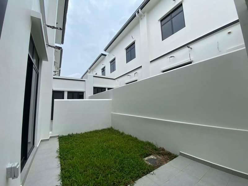 RESIDENSI BOTANI 3 - 5