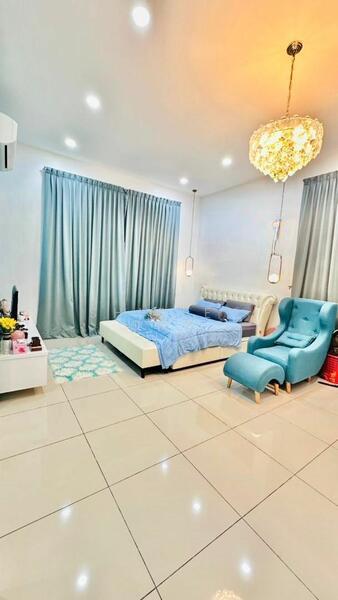 Zero-Lot Bungalow at Alma - 2