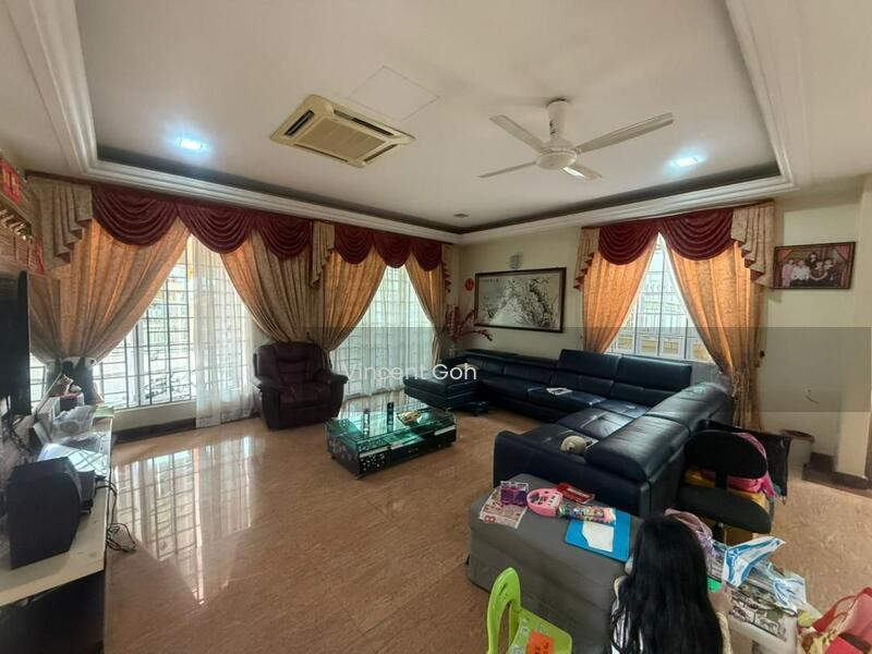 Kepong Baru 3 Storey Bungalow - 2