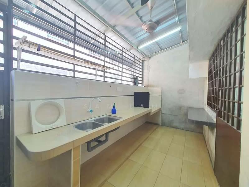 BANDAR LAHAT BARU - 4