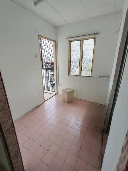 Seksyen 4 Wangsa Maju Flat Block A - 4