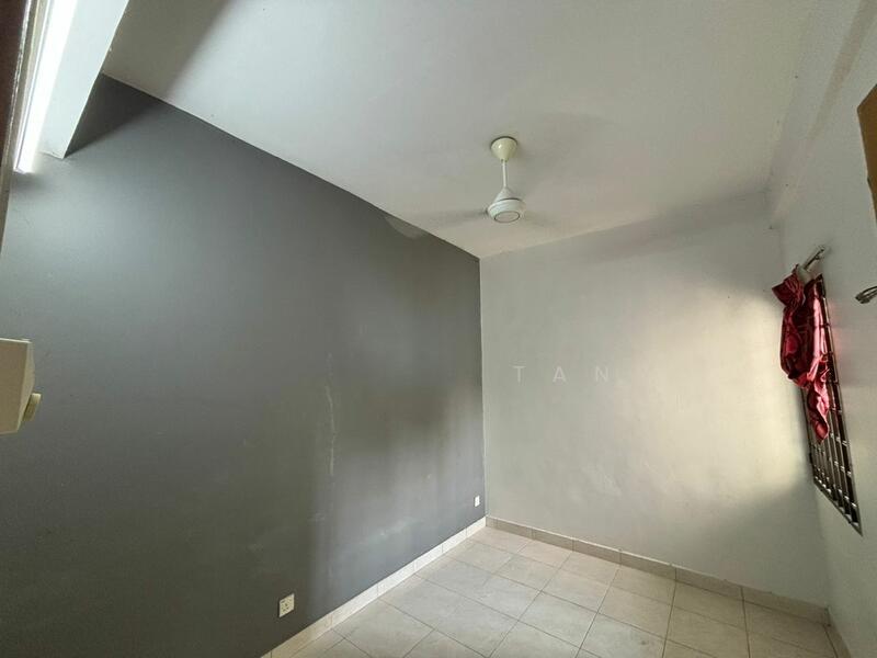 Lakes Condominiums / Pangsapuri Tasik - 5